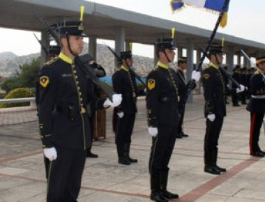 Σχολή Ευελπίδων: Άριστη επίδειξη ασκήσεων ακριβείας (βίντεο)